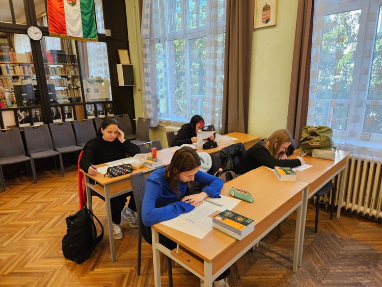 Mesefordító Verseny