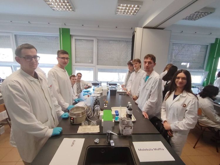 Diákjaink a 12. Müller Ferenc Nemzetközi Kémiaversenyen