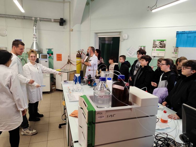 Látogatás a Vegyipariban – 75 év tudása és élményei!