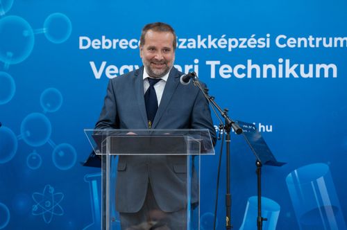 75 éves lett a Vegyipari